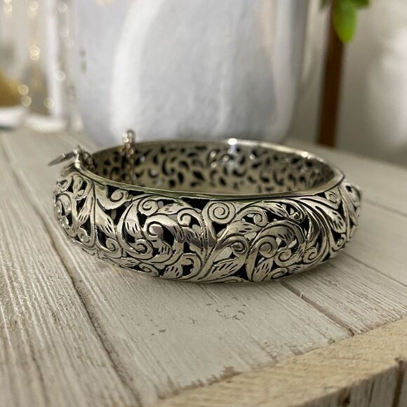 Retired Silpada Filigree Bangle - Picture 4 of 10